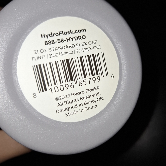 Hydro Flask Bottle 21oz - Picture 3 of 5